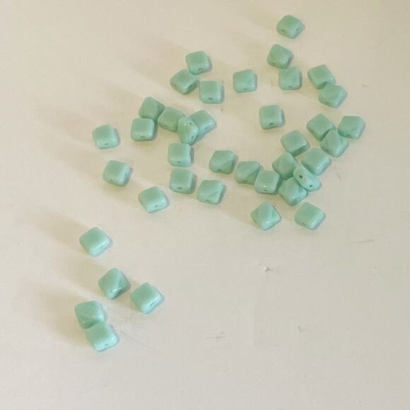 Lot Of 9 Assorted Blue Themed Beads 228 Pcs For Jewelry Making Crafting Projects - Picture 8 of 16